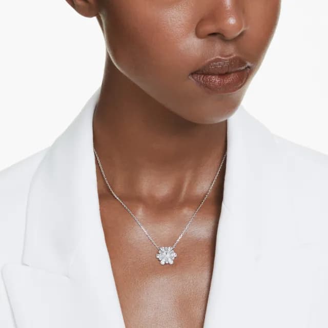 【SWAROVSKI 施華洛世奇】Idyllia 鏈墜 混合式切割 雪花 白色 鍍白金色
