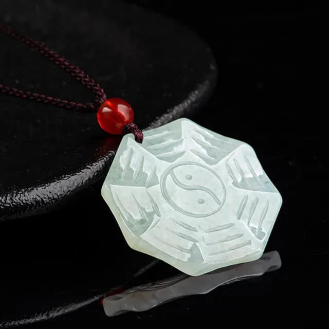 【KT DADA】玉石項鍊 玉珮 飾品 翡翠 護身符 招財納福 保平安 男女同款 送媽媽 八卦玉 八卦項鍊 吊墜