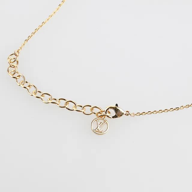 【Louis Vuitton 路易威登】LOUIS VUITTON Petit Louis花形吊飾水鑽可調節項鍊(金)