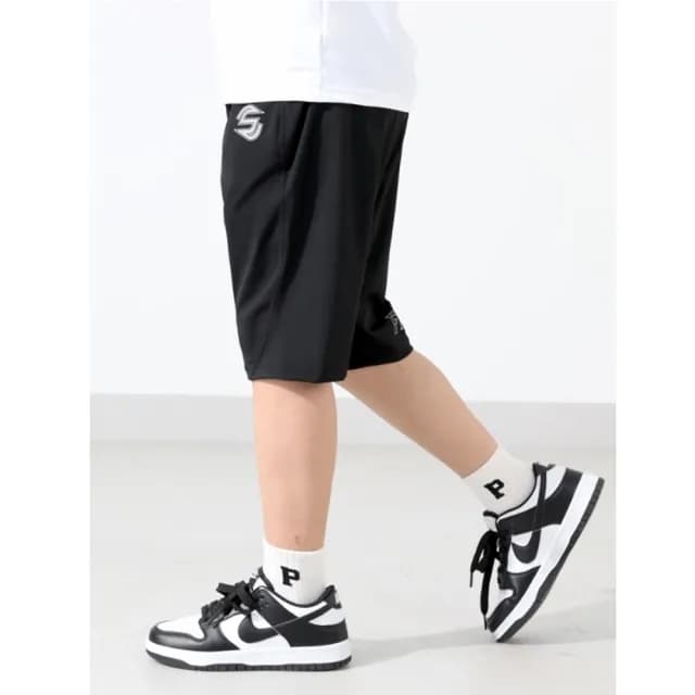 【橘魔法】大童 冰絲涼感銀字母短褲(運動褲 褲子 中褲 五分褲 速乾 快乾 男童 兒童 童裝)