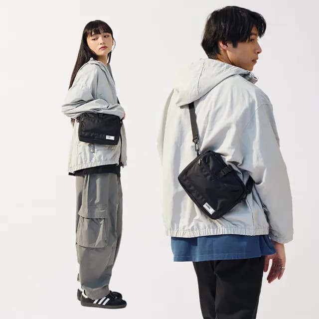 【plain-me】買一送一限定★送小包 大容量橫式PM旅行小包(斜背包 小包 包包 COP3032)