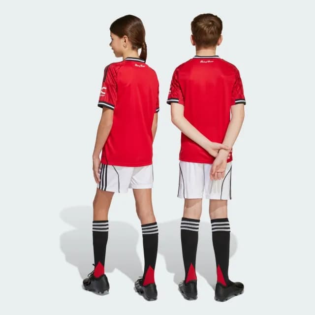 【adidas 愛迪達】曼聯 主場運動短褲 吸濕排汗 足球 童裝 JP3017
