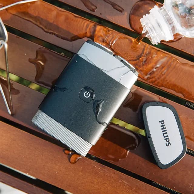 【Philips 飛利浦】官方直營 可攜式電鬍刀 PQ888 隨行浪人刀