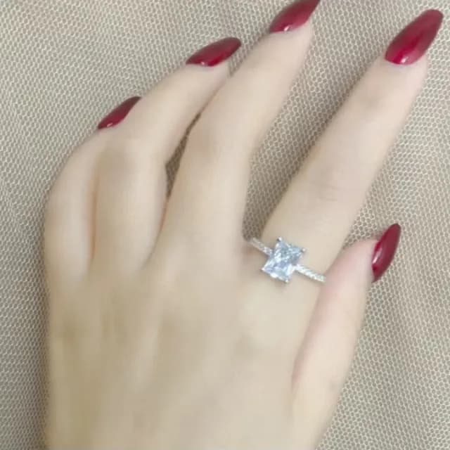 【時尚巴黎】現貨+預購 頂級莫桑鑽石戒指925純銀戒指婚戒女鑽戒子求婚戒情人節禮物(小矩形四爪微鑲74lp8)