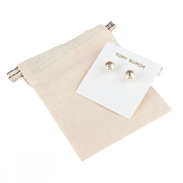 【TORY BURCH】TORY BURCH 英文T字LOGO珍珠穿式耳環(象牙白x金)