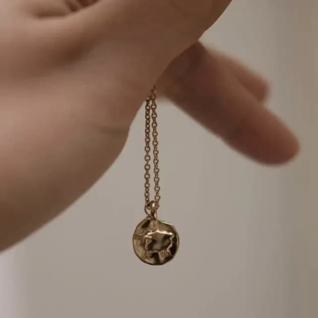 【MoonDy】珍珠項鍊 鎖骨鏈 小羊吊墜牌 飾品 吊墜項鍊 歐美風 巴洛克珍珠 短項鍊 女生項鍊 配飾 配件