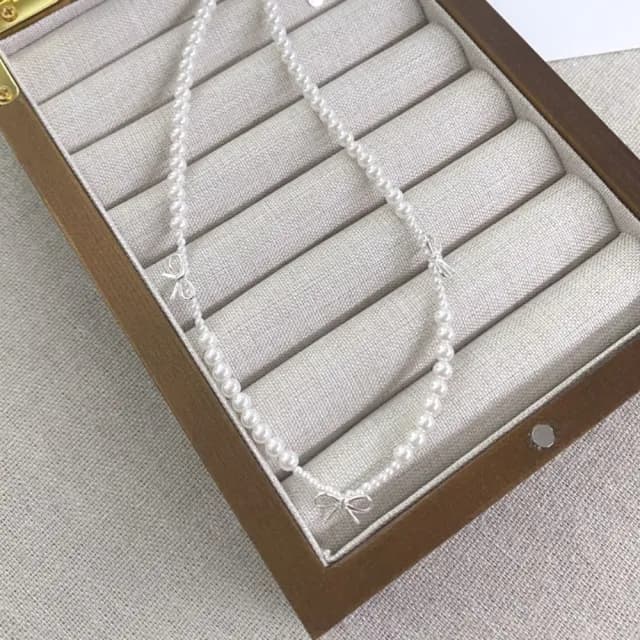【小眾時尚】蝴蝶結串珠項鍊(鎖骨鍊 項鏈 飾品配件 女生 生日 情人節 定情禮物 禮服 短鍊)