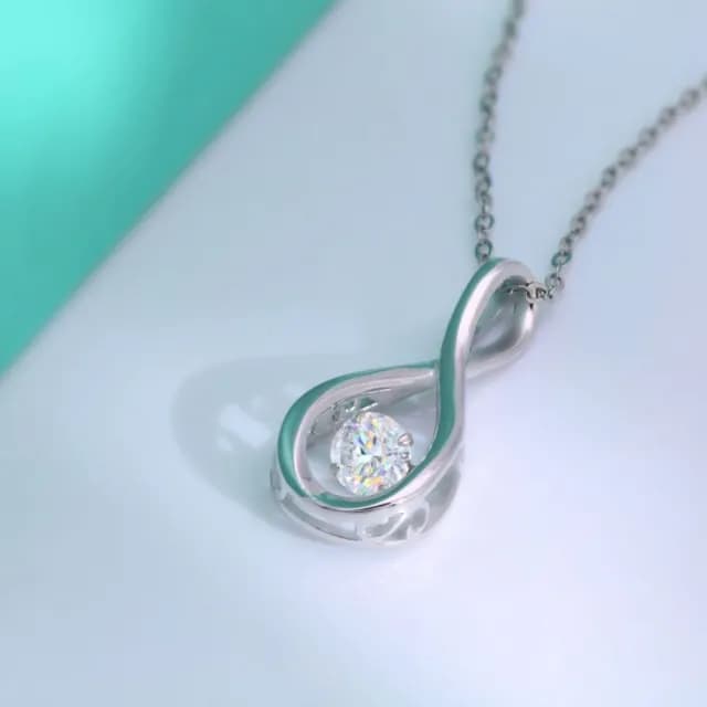 【時尚巴黎】現貨+預購 頂級莫桑鑽石項鍊925純銀女項鍊鎖骨鍊項鏈情人節禮物(0.5克拉小裙子跳動74lq67)