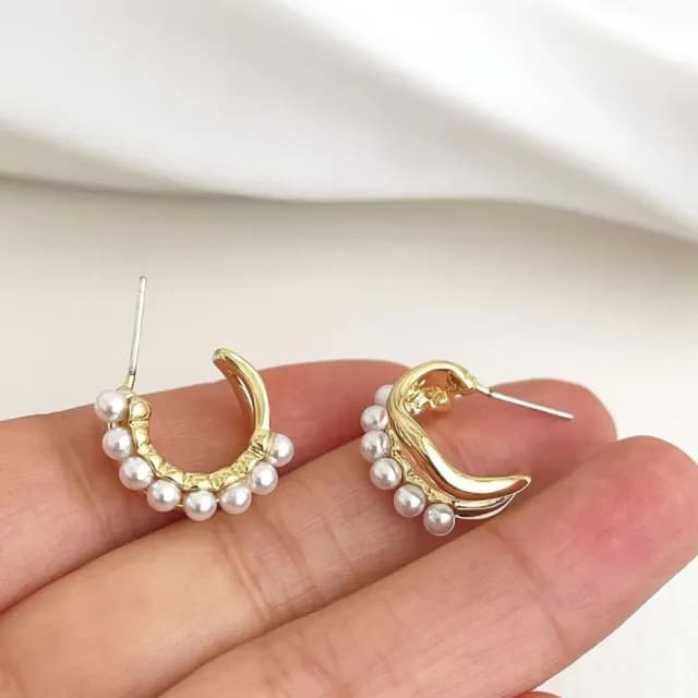【極簡金屬】優雅不對稱雙圈珍珠耳扣(圈圈耳環 耳飾 圓圈耳釘 韓風 百搭 上班通勤)