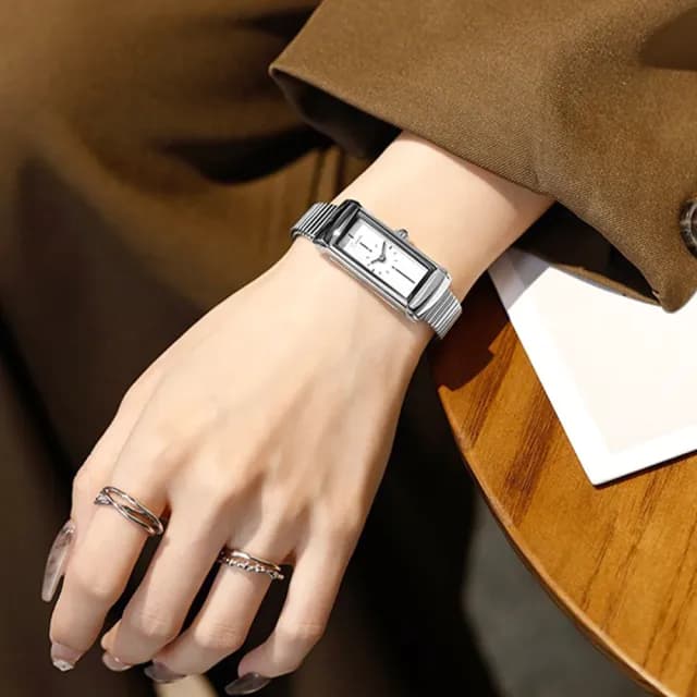 【LEESA】鋼帶手錶\氣質手錶\韓版手錶\手錶\禮物\石英錶\小錶盤\高級感\時尚百搭\簡約優雅