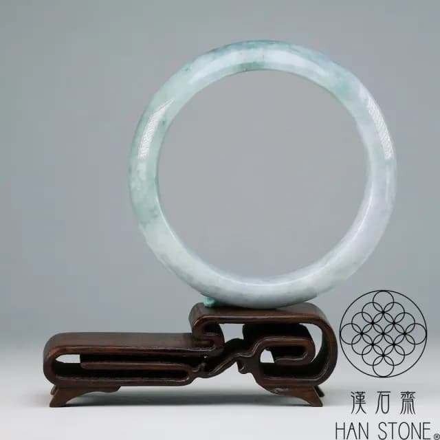 【漢石齋】情人節禮物 天然翡翠A貨 手鐲玉鐲 春帶彩種飄花 福 利 品(手圍18.6/版寬15.4mm)