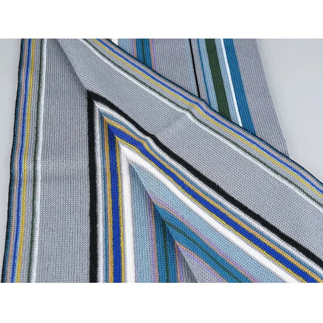 【Paul Smith】PAUL SMITH刺繡黑字LOGO純羊毛彩線條紋披肩/圍巾(男款/淺灰x多色)