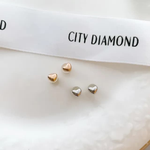 【City Diamond 引雅】18K日本鉑金 玫瑰金 愛心造型 耳環-雙色任選(東京Yuki系列)
