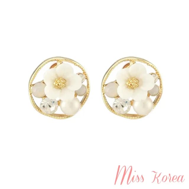 【MISS KOREA】韓國設計清新立體花朵珍珠寶石造型夾式耳環(無耳洞耳環 耳夾 夾式耳環 花朵耳環)