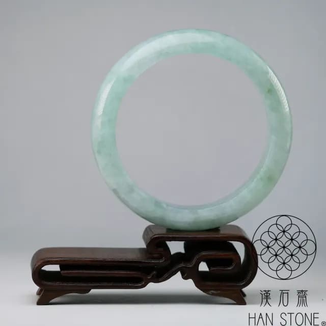 【漢石齋】情人節禮物 天然翡翠A貨 手鐲玉鐲 冰糯種飄花 福 利 品(手圍17.8/版寬13.7mm)