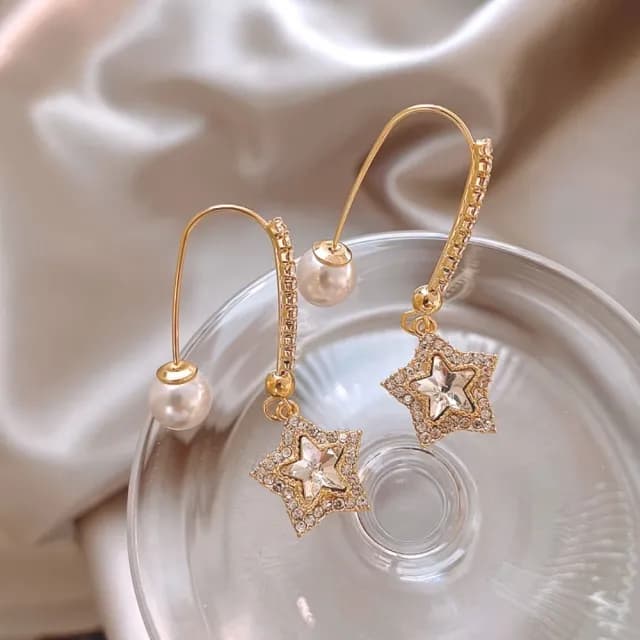 【閃耀星芒】星戀珍珠搖曳長耳勾(星星 垂墜 閃亮 五角星 耳釘 長款耳環 耳針 耳飾 聚會 約會)