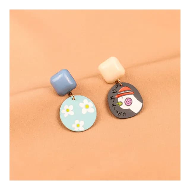 【MISA】韓國設計日系不對稱撞色可愛加油鴨夾式耳環(無耳洞耳環 耳夾 夾式耳環 撞色耳環 鴨子耳環)
