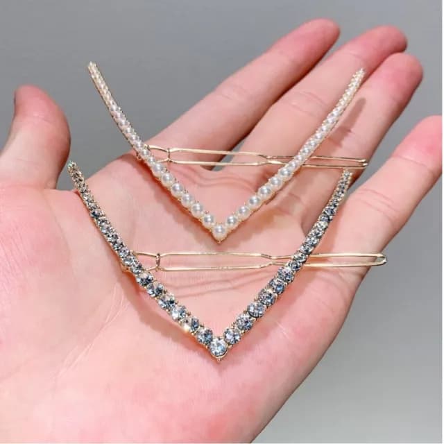 【髮型專家】韓版ins珍珠/水鑽V型側邊夾-2件組(公主頭 母親節 生日 情人節 髮飾 頭飾 鯊魚夾 抓夾 禮物)