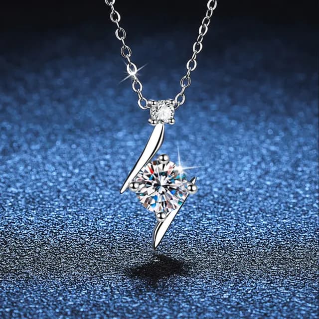 【WINGS】莫桑鑽 925純銀項鍊《閃耀極光》一克拉 八心八箭(七夕 情人節 女生禮物送禮 生日)