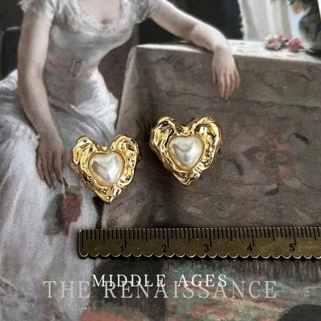 【設計感】輕中古不規則液態愛心珍珠耳環(耳針 耳釘 耳飾 穿搭配件 飾品 復古 洋裝 金色)