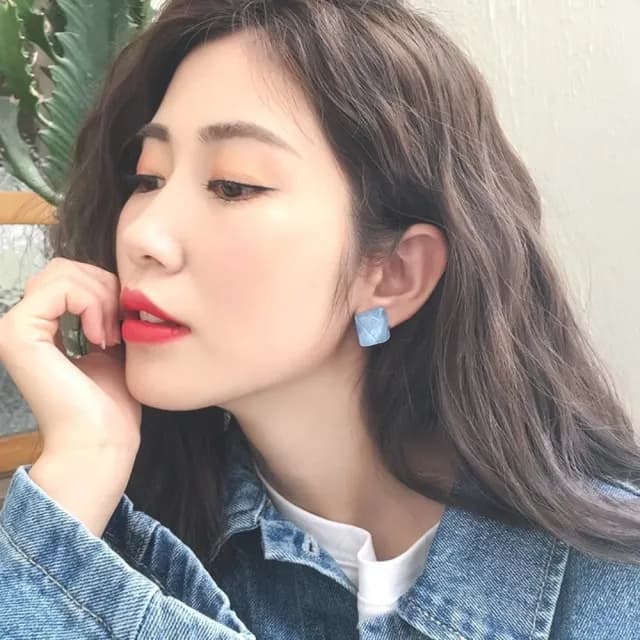 【蔚藍冰痕】波光粼粼清新冰藍方塊耳環(耳釘 耳針 耳飾 飾品 不規則 穿搭配件)