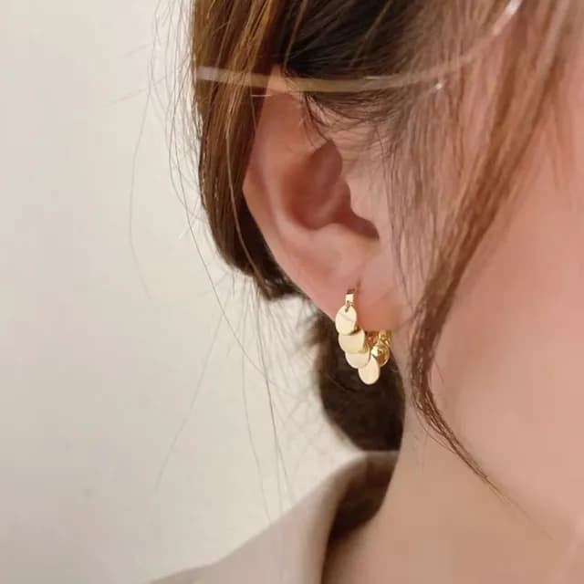 【復古光澤】法式層層跳舞金幣夾式耳環(無耳洞 耳夾式 耳飾 垂墜 金屬感 層次感 約會 派對穿搭 日常)