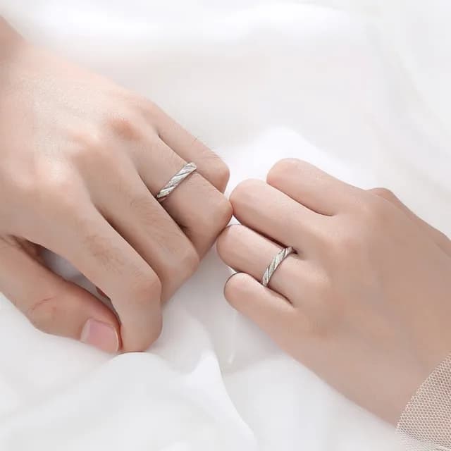 【Lydia】現貨 925純銀情定三生簡約創意磨砂設計情侶對戒(聖誕節送禮、情人節禮物、生日禮物)