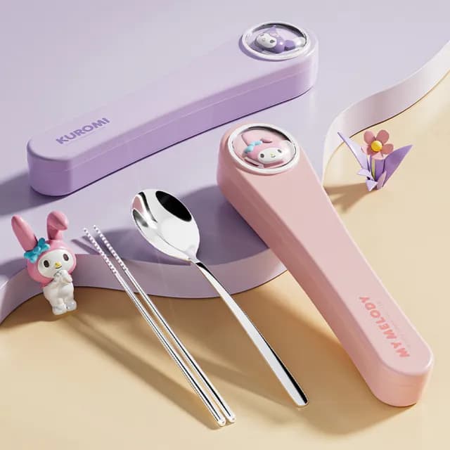 【SANRIO 三麗鷗】萌趣便攜304不鏽鋼筷子湯匙環保餐具組 附收納盒(酷洛米/美樂蒂/凱蒂貓/大耳狗/帕恰狗)
