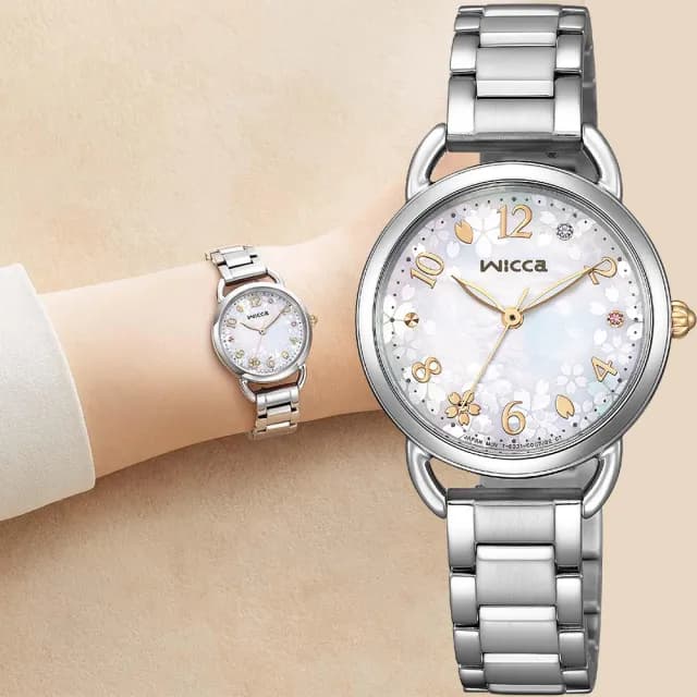 【CITIZEN 星辰】Wicca 七夕情人節推薦款 櫻吹雪太陽能白蝶貝女錶 套錶-28mm 手錶 禮物 送禮(KP6-014-21)