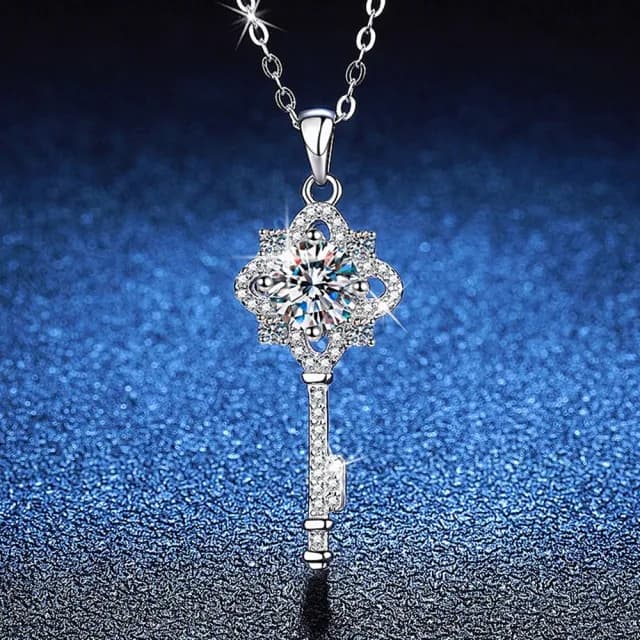 【巴黎精品】現貨+預購 頂級莫桑鑽石項鍊925純銀女項鍊項鏈鎖骨鏈情人節禮物(1克拉四葉草吊墜女飾品a1kv7)