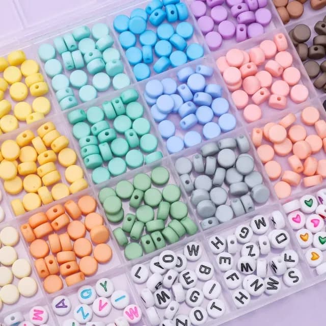 【DIY大師】24種串珠材料包-480顆(扁圓珠 字母珠 磨砂 光面 手串 手鍊 手機繩 手機鍊 散珠 手做 親子)