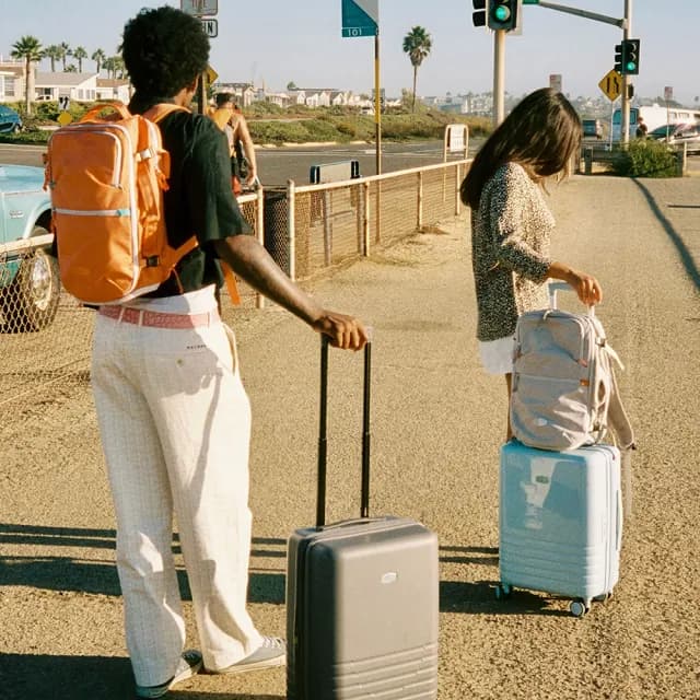 【BAGSMART】Faro旅行雙肩背包29L 附斜肩收納小包 三色可選(美國品牌 大容量 登機 健行 旅行)