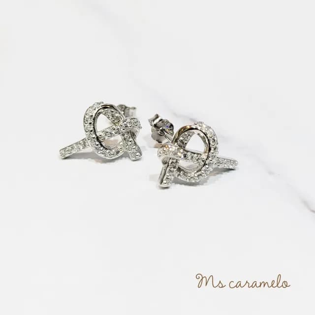 【Ms caramelo 焦糖小姐】925純銀鍍K白 結、愛心耳環(法式耳環)