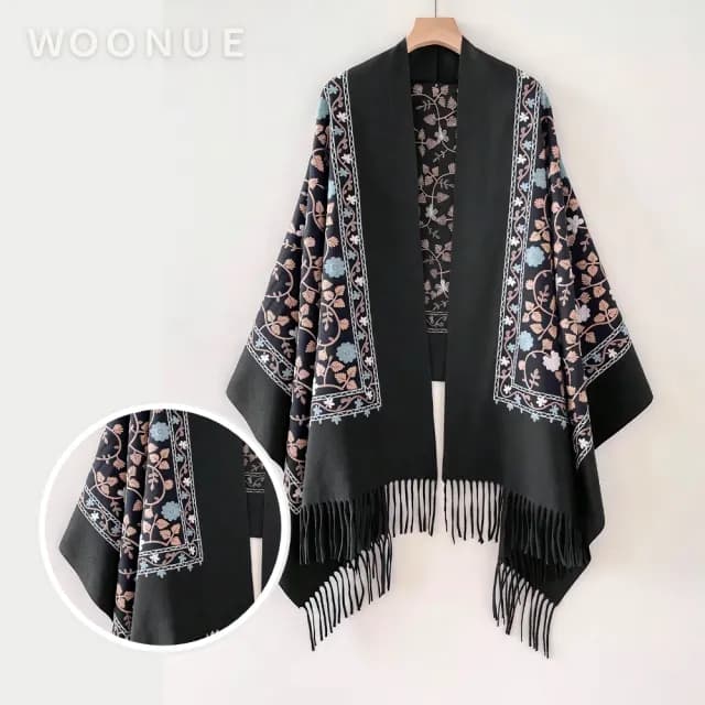 【WOONUE】女士專櫃高質感立體刺繡柔軟羊毛絨質感親膚寬版斗篷圍巾冷氣披肩(保暖女友老婆媽媽生日聖誕禮物)