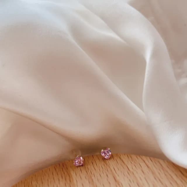 【City Diamond 引雅】18K 日本 晶鑽 黃K金 愛心 耳環 -三色任選(東京Yuki系列)