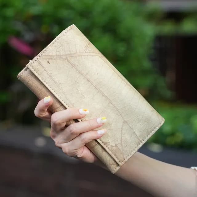 【Tevrin 森光】雙11 樹葉側背長夾(樹葉錢包／環保再生／文青質感／手工製造)