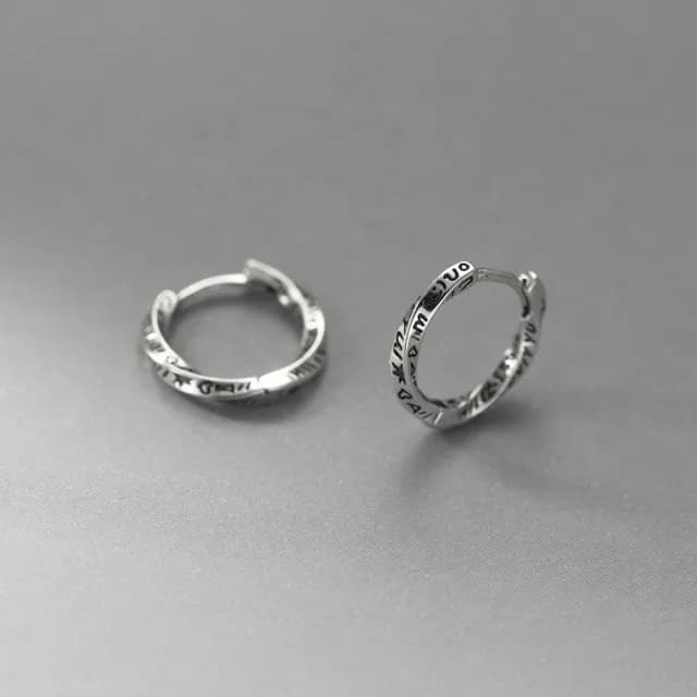 【LEEHER】純銀耳環/環形耳環/素圈耳扣/莫比烏斯耳環/扭轉耳飾/配飾/英文塗鴉耳圈/男生飾品/耳環女/