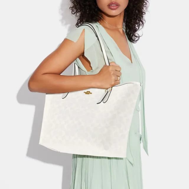 【COACH】蔻馳官方直營 CITY經典Logo托特包 托特手袋-多色任選(5696)