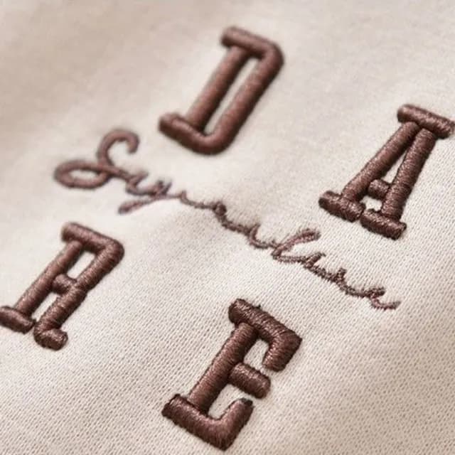 【小衣衫童裝】中大男女童刺繡圓領長袖T恤(1141004)