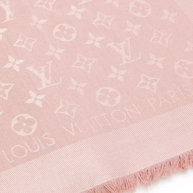 【Louis Vuitton 路易威登】經典MONOGRAM羊毛絲綢披肩/圍巾142 x 142 cm(多色任選)