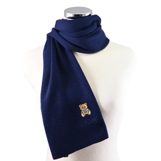 【MOSCHINO】簡約電繡小熊LOGO純羊毛保暖披肩長圍巾(深藍)