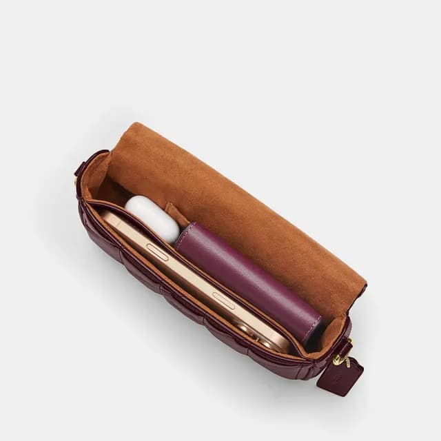 【COACH】蔻馳官方直營 HAILEY 絎縫翻蓋手袋-2色任選(CCE12)