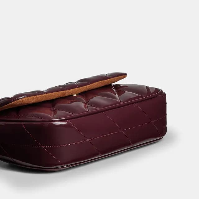 【COACH】蔻馳官方直營 HAILEY 絎縫翻蓋手袋-2色任選(CCE12)