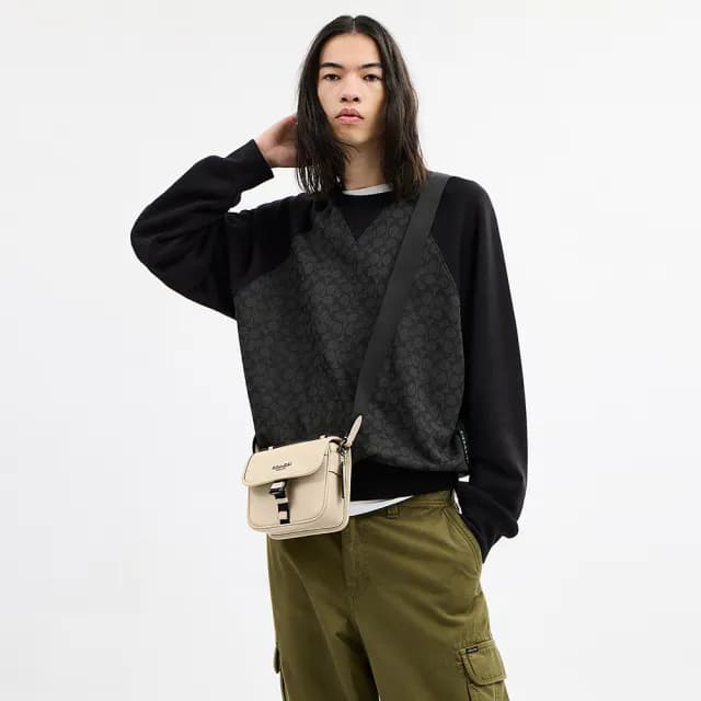 【COACH】蔻馳官方直營 RACER斜背手袋 斜背包 側背包 斜挎包-2色任選(CCV99)