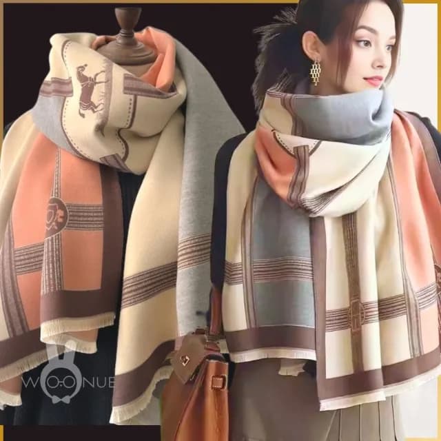 【WOONUE】超柔羊毛質感圍巾百搭愛馬紋圍巾灰披肩米白灰(閨蜜女友媽媽情人節母親節禮物)