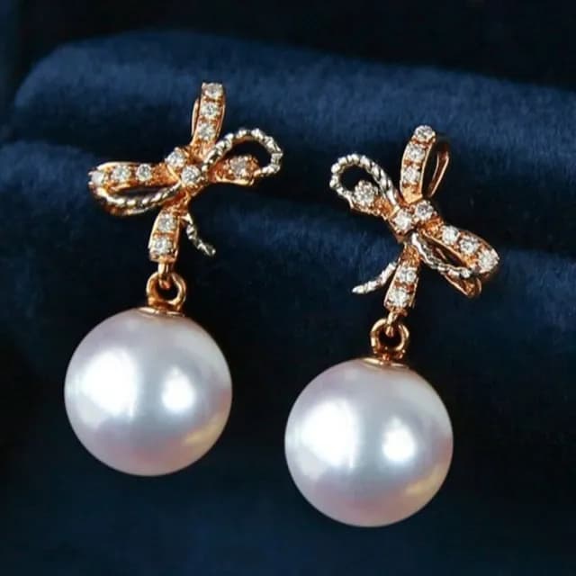 【La Corser】千千結設計 9.5-10mm Akoya 海水珍珠 耳釘 18K金 鑽石 蝴蝶結 耳飾 強光珍珠