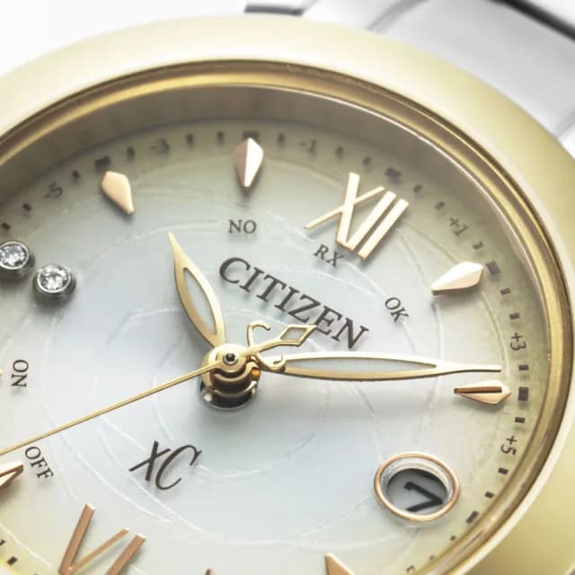 【CITIZEN 星辰】xC × AFRIKA ROSE 聯名款女錶 禮物 推薦(ES9447-51A)