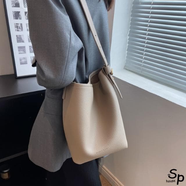【Sp house】母親節禮物 簡約純色女士通勤大容量側肩包水桶包(3色可選)
