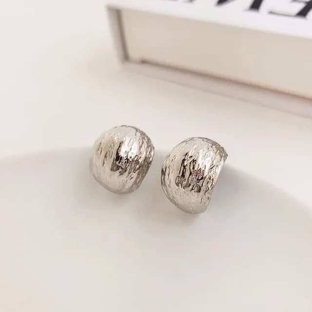 【UME.Acce】情人節禮物 韓劇同款/皺褶厚半圓形耳環(耳環 半圓形 半圓形耳環 皺褶耳環 韓劇同款 現正分手中