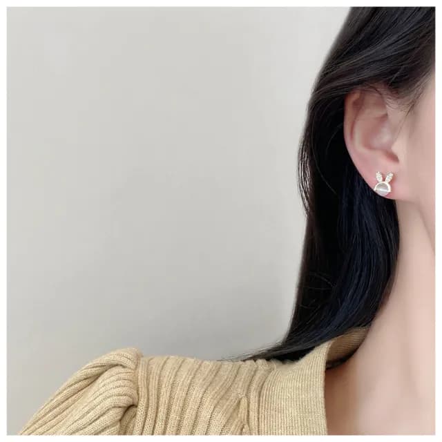 【HaNA 梨花】韓國迎兔年．小錢兔微鑲水鑽兔子耳環(針式耳環 耳飾 耳圈 耳釘 耳扣)